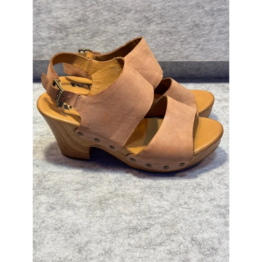 Korks tan sandels scrappy heel open toed Woman's size 7.5 comfort